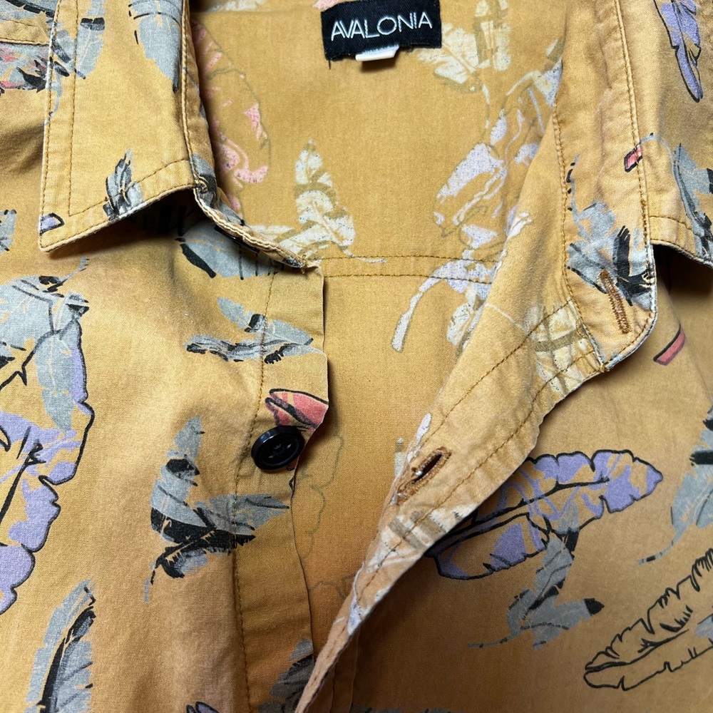 Avalonia medium button down - Picture 3 of 3